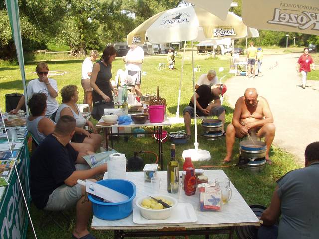 Camping Lodenica Pie��any